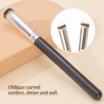 Precision Flat Concealer Brush