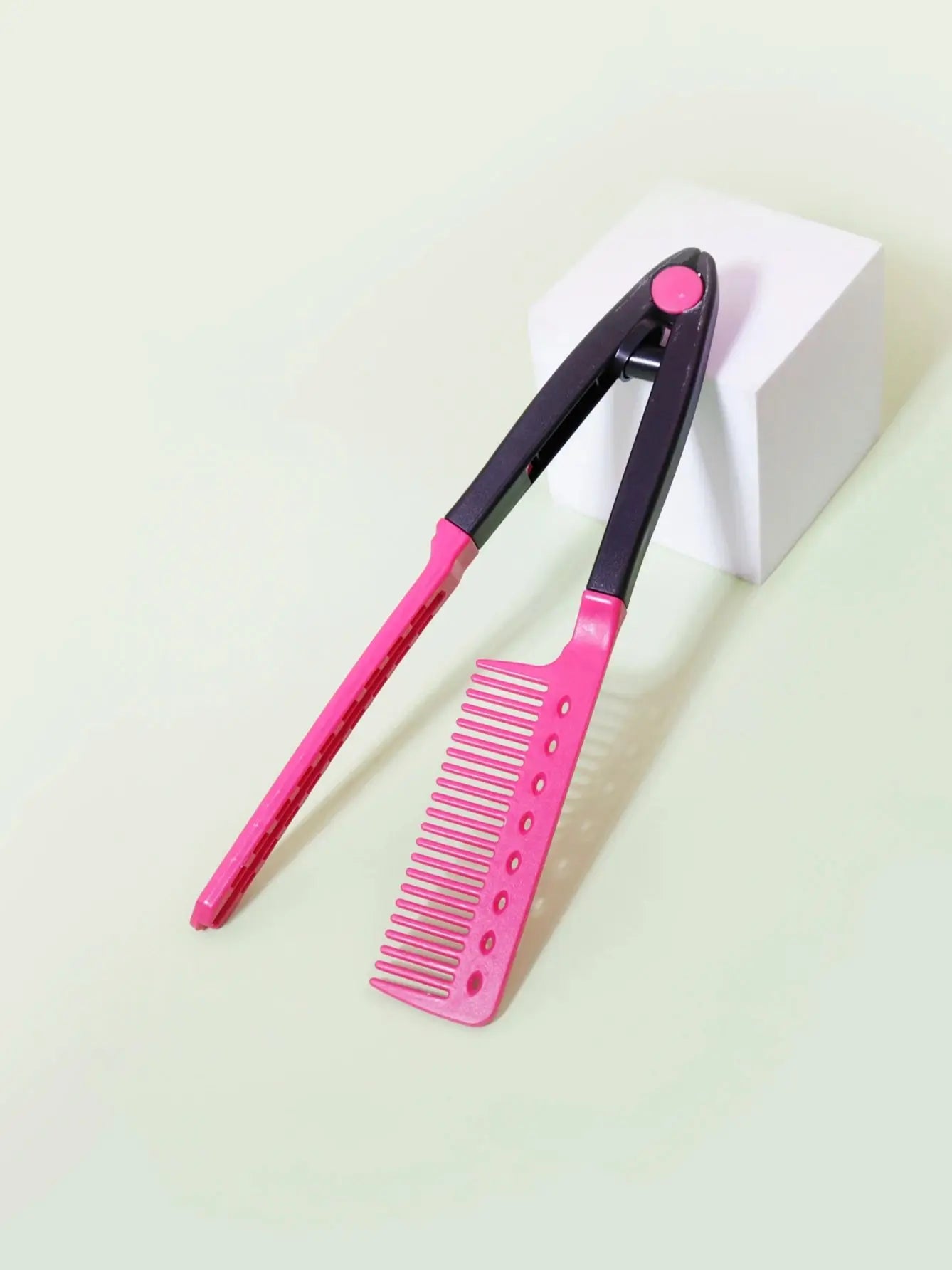 V-Shaped Straightening Comb for Salon Hair Styling and Smoothing
