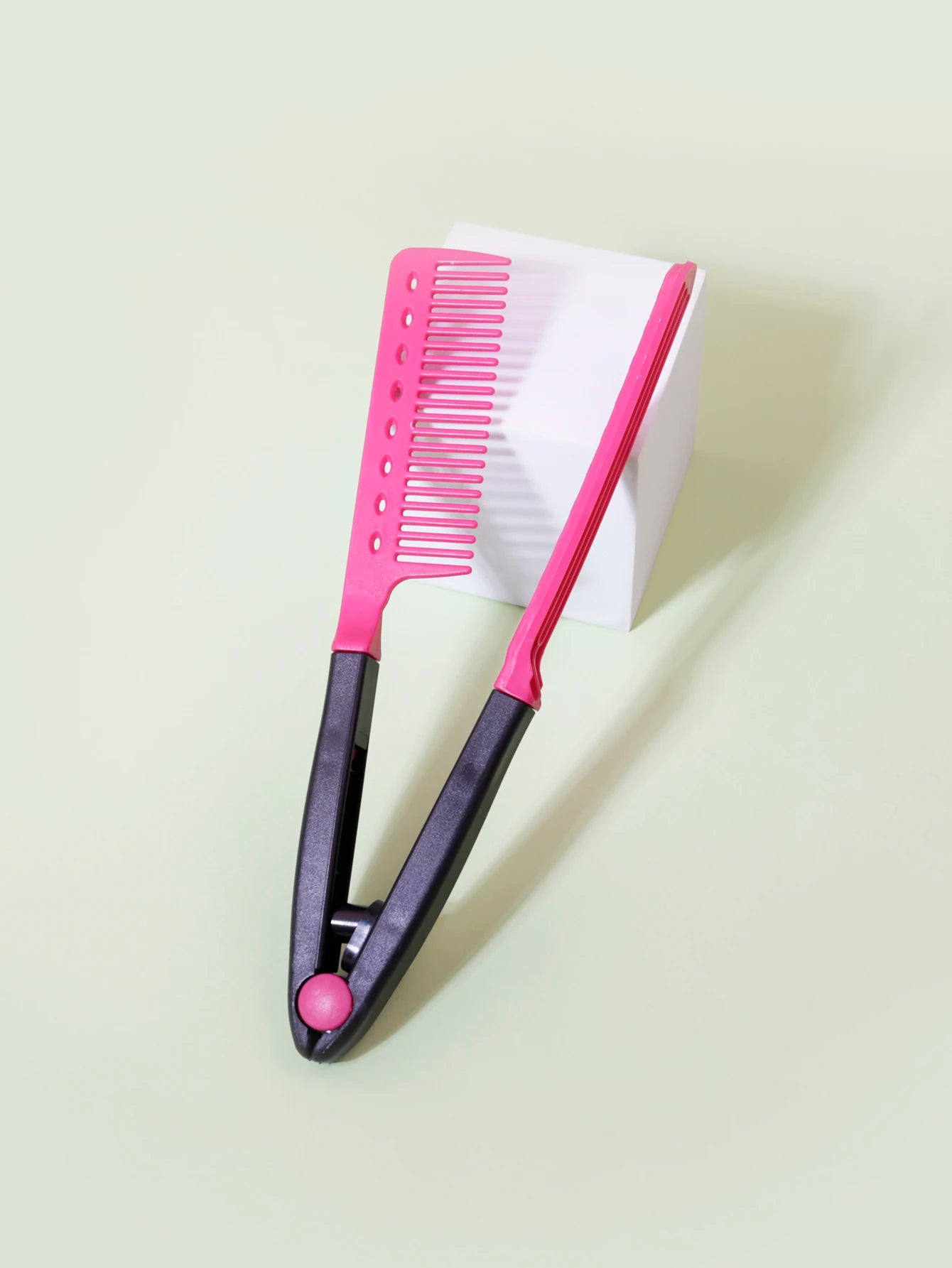 V-Shaped Straightening Comb for Salon Hair Styling and Smoothing